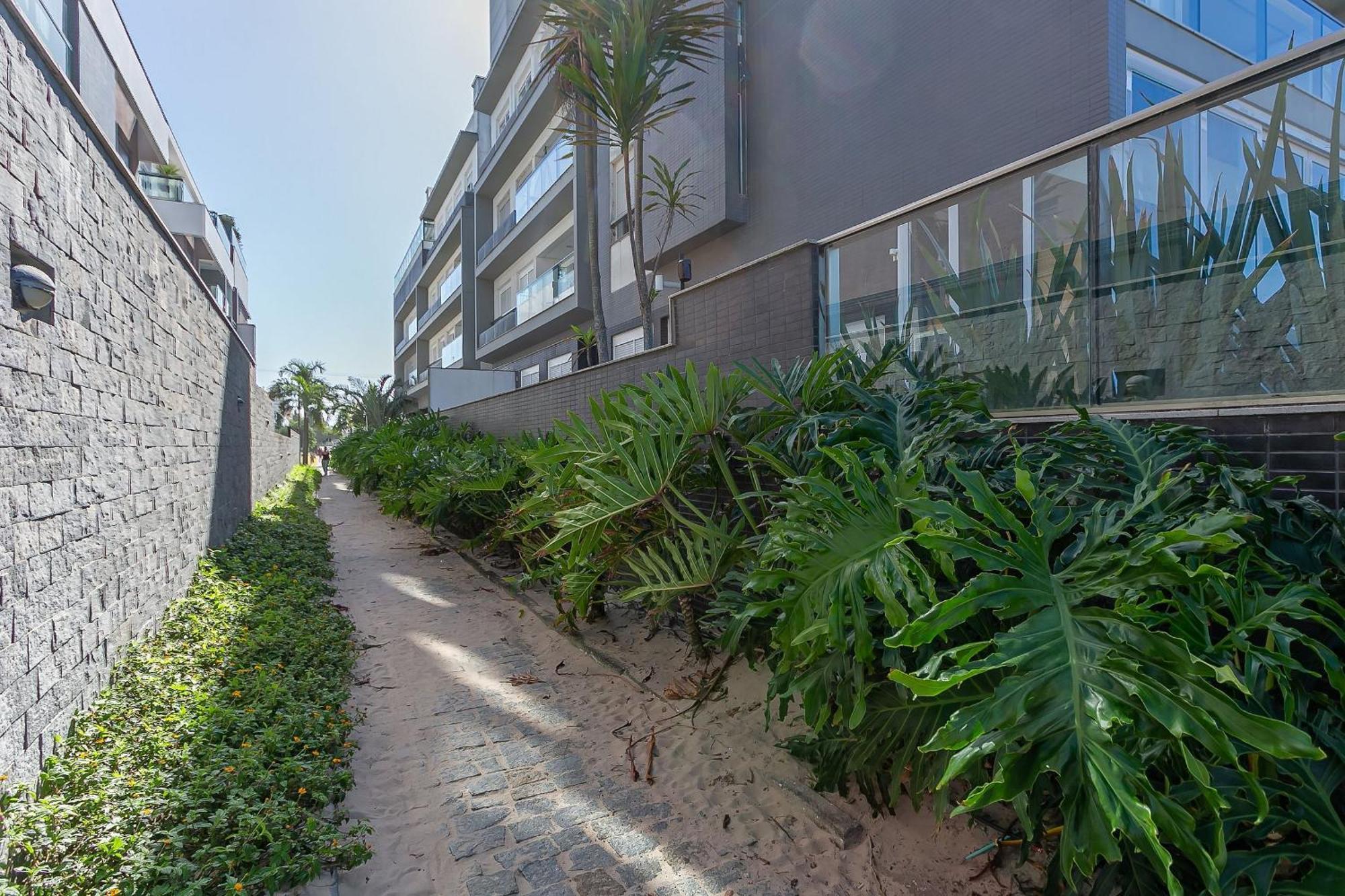 Apartment Luxuoso Pe Na Areia Em Irb203 *