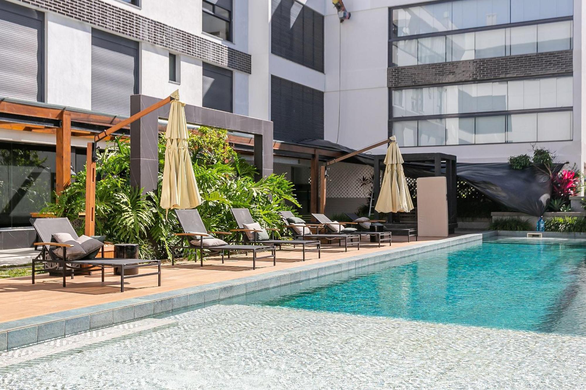 Apartamento Luxuoso Pe Na Areia Em Irb203 *